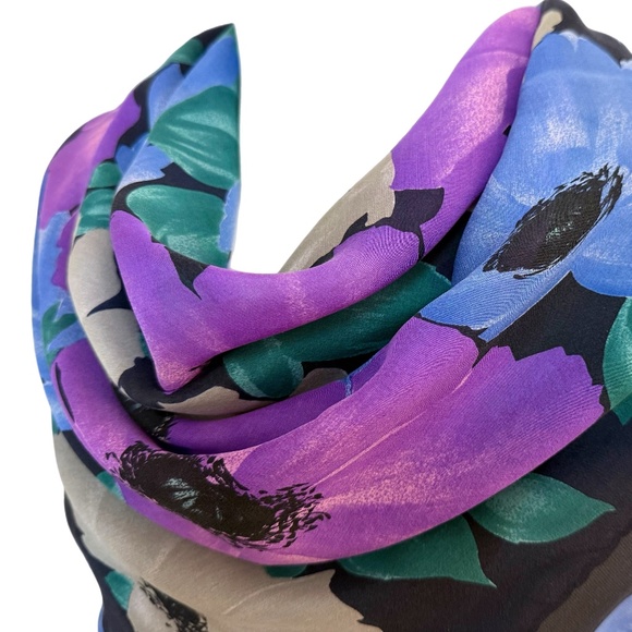 Codello Italy 🇮🇹 Pure Silk Floral Scarf – Hand Rolled Edges - Picture 2 of 10